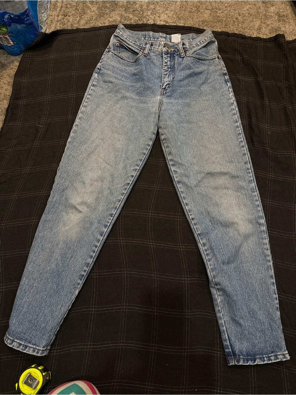High-Rise Light Blue Women's Jeans — Relaxed Tapered Fit